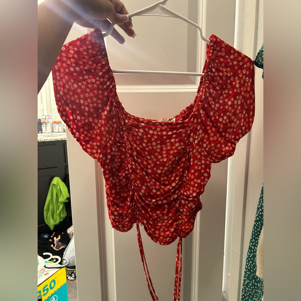 Red Floral Ruched Puff-Sleeve Crop Top